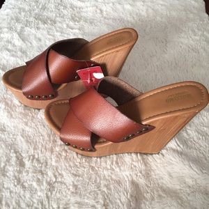 NWT Target Mossimo Cognac Leah Wedges